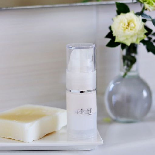 Contorno Occhi Labbra mirtillo e argan Linea Anti Age - Mirtillo e Olio di Argan - Flacone Airless - Formato 15ml