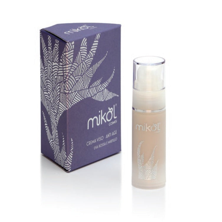 Crema viso anti age | Crema nutriente antirughe con estratto di mirtillo nero e uva rossa. - Rigenera intensamente la pelle del viso, ridona contorni definiti e svolge un'importante azione contro i radicali liberi. Texture leggera con emulsionanti naturali. - Flacone Airless - Formato 30 ml